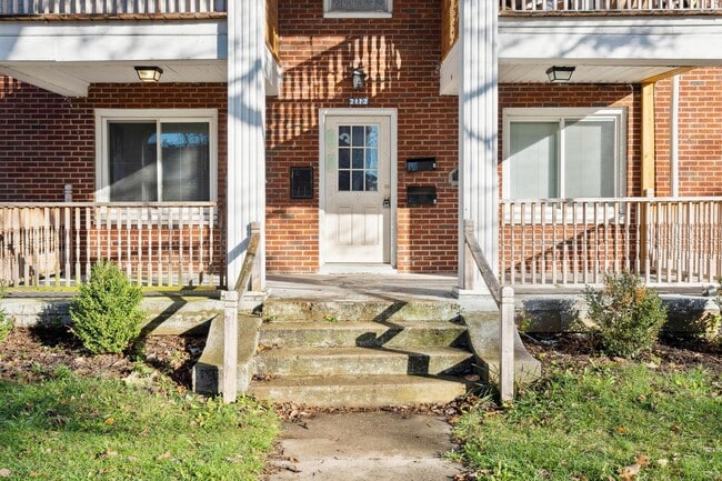 2112 Catalpa Dr, Unit 2 in Dayton, OH - Foto de edificio - Building Photo
