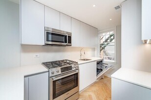 30 Frost St, Unit 1 in Cambridge, MA - Building Photo