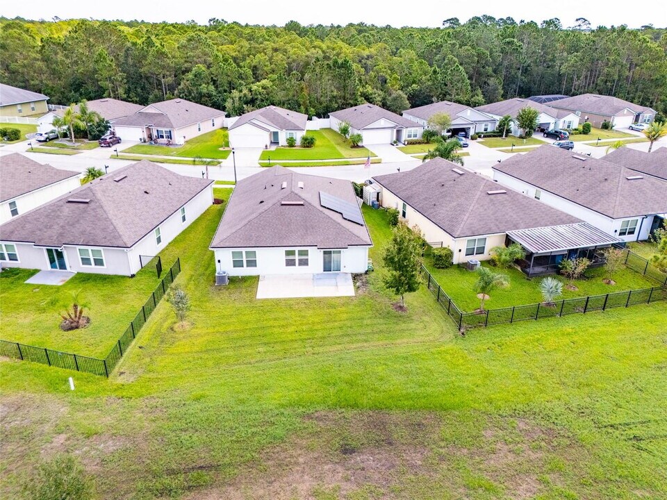 131 Fairway Ct in Bunnell, FL - Building Photo