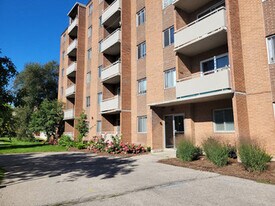Sharon Garden Suites in Guelph, ON - Building Photo