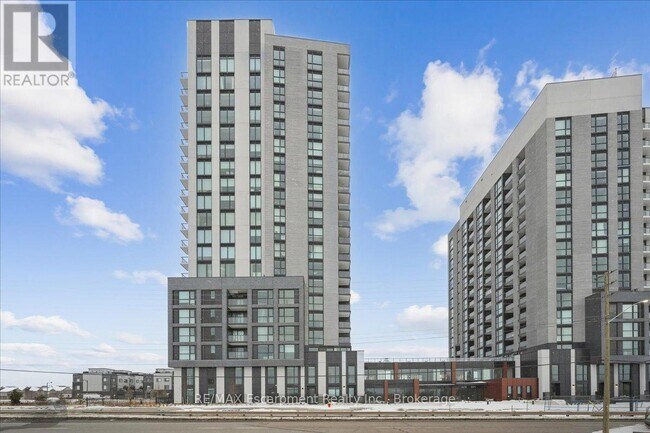 3079 Trafalgar Rd in Oakville, ON - Building Photo - Building Photo