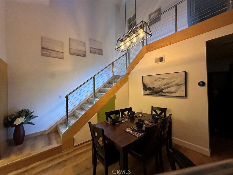 2217 Vanderbilt Ln in Redondo Beach, CA - Foto de edificio