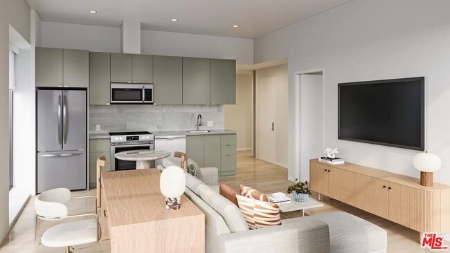 3807 Wilshire Blvd in Los Angeles, CA - Building Photo - Building Photo