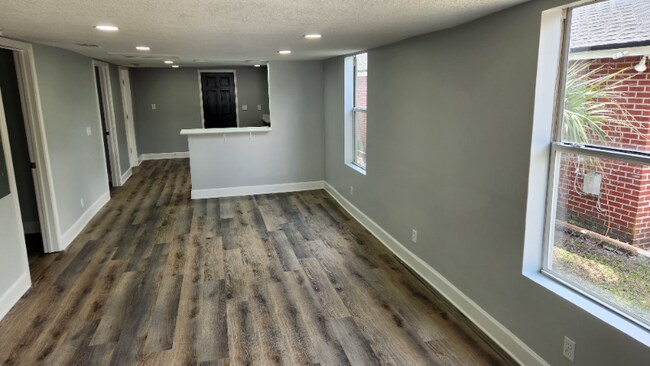 1246 Oakley St in Jacksonville, FL - Building Photo - Building Photo