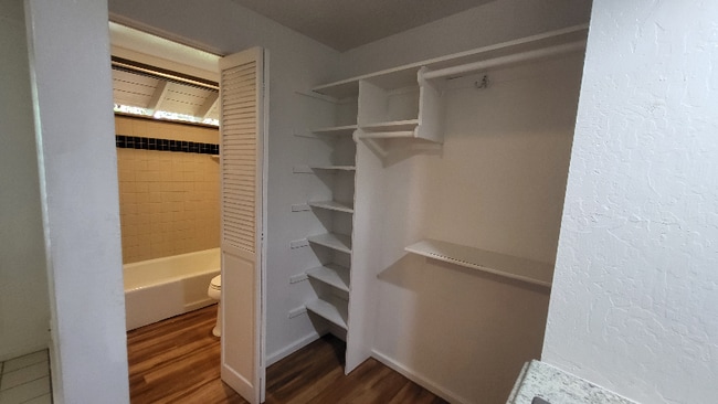 555 La'aloa Ave in Kailua Kona, HI - Building Photo - Building Photo