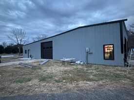 30 Arbor Ln in Tullahoma, TN - Building Photo