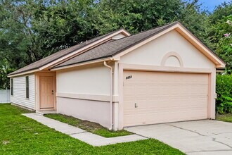 8852 St Lucia Ct, Unit 12-B in Jacksonville, FL - Building Photo - Building Photo