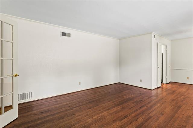 9803 Windledge Dr in Dallas, TX - Foto de edificio - Building Photo