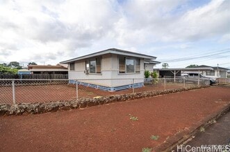 1553 Kaleilani St in Pearl City, HI - Building Photo - Building Photo