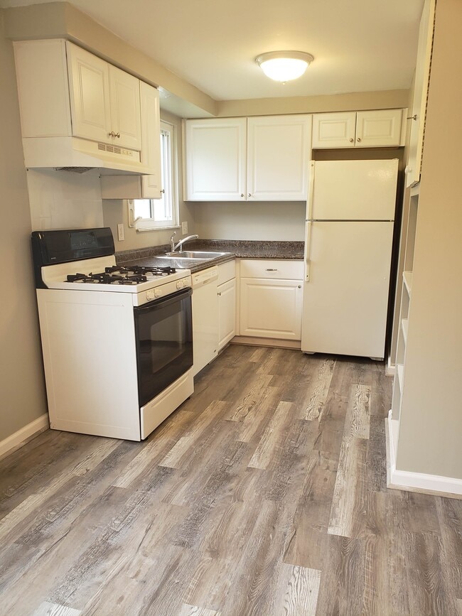 property at 4054 Mt Royal Blvd