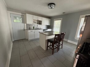 109 East St, Unit Second floor in Fort Edward, NY - Foto de edificio - Building Photo
