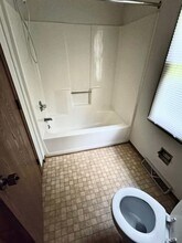4208 Foxfire Ct in Toledo, OH - Building Photo - Building Photo