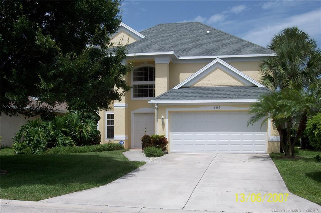 1967 NW Marsh Rabbit Ln in Jensen Beach, FL - Foto de edificio