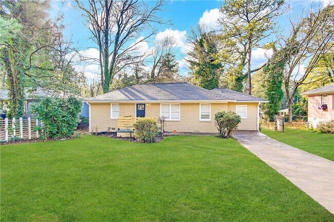 2077 Rosewood Rd photo'