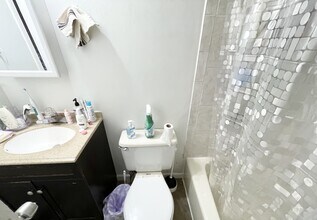 59 Hemenway St, Unit 1 in Boston, MA - Foto de edificio - Building Photo