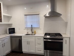 11 Pine St in Bloomfield, NJ - Building Photo - Building Photo