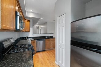 7717 N Marshfield Ave, Unit 3 in Chicago, IL - Building Photo - Building Photo
