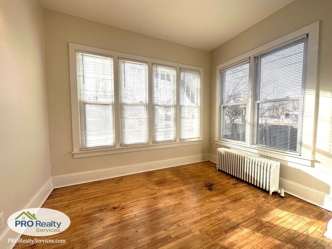 201 20th Ave NE in Minneapolis, MN - Building Photo - Building Photo