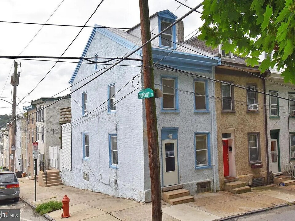 4550 Silverwood St in Philadelphia, PA - Foto de edificio