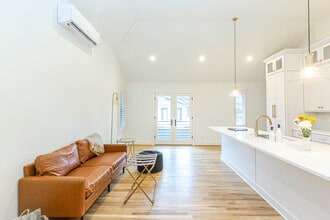 2213 Belmont Blvd, Unit B in Nashville, TN - Foto de edificio - Building Photo