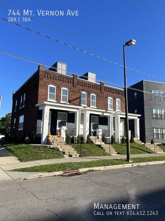 744 Mt Vernon Ave in Columbus, OH - Building Photo