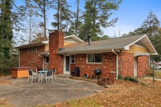 2650 Colonial Dr in College Park, GA - Building Photo - Building Photo