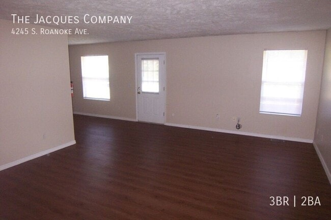 4245 S Roanoke Ave in Springfield, MO - Building Photo - Building Photo