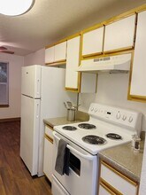 15370 Bangy Rd in Lake Oswego, OR - Building Photo - Building Photo