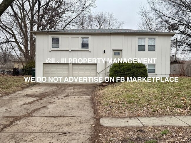 property at 816 S Montclaire Dr