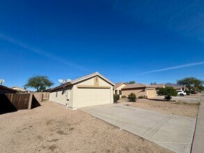 878 E Graham Ln in Apache Junction, AZ - Building Photo - Building Photo