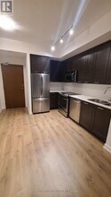 2212-2212 Lake Shore Blvd W in Toronto, ON - Building Photo - Building Photo