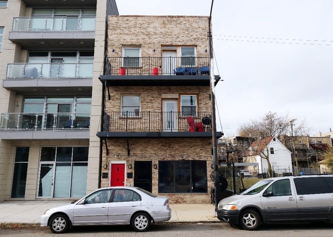 1316 N Western Ave in Chicago, IL - Building Photo - Primary Photo