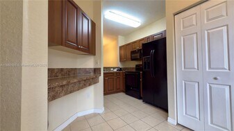 1918 Alamanda Way in Riviera Beach, FL - Building Photo