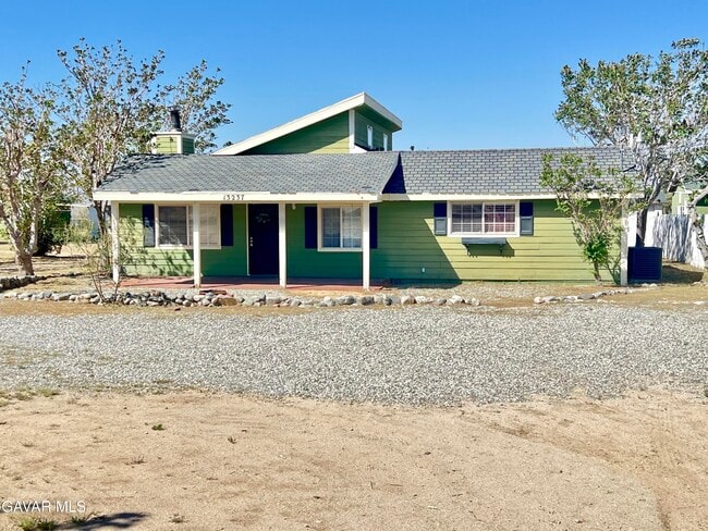 13237 E Ave W 8 in Pearblossom, CA - Building Photo - Building Photo