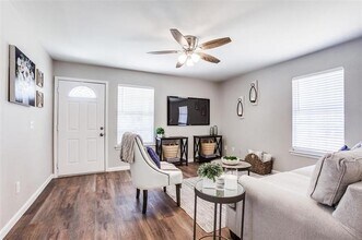 104 W White Ave in McKinney, TX - Building Photo - Building Photo