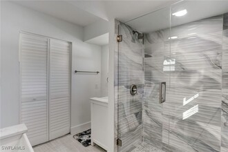 10842 Vanderbilt Dr in Naples, FL - Building Photo - Building Photo