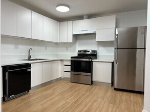 1906 Filson St in Bakersfield, CA - Building Photo - Building Photo