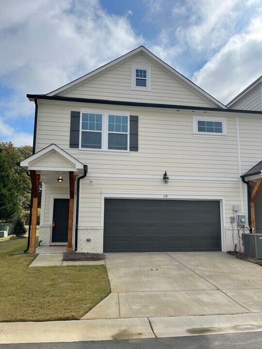 119 Cranford Dr in Pineville, NC - Building Photo