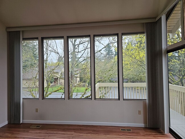 15811 NE 65th St in Redmond, WA - Building Photo - Building Photo