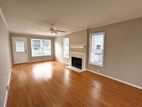 4940 Harbour Towne Dr in Raleigh, NC - Building Photo - Building Photo