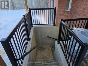 3 Harkins Dr in Ajax, ON - Building Photo - Building Photo