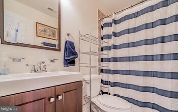 1133 D St NE in Washington, DC - Building Photo - Building Photo