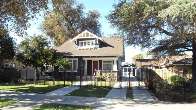176 S Lemon St in Orange, CA - Building Photo