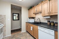 720 Maple Ave photo'