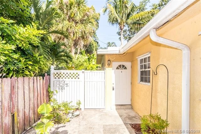 731 SW 14th Ave-Unit -4 in Fort Lauderdale, FL - Building Photo
