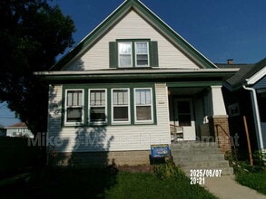 1323 S 74th St in West Allis, WI - Building Photo - Building Photo