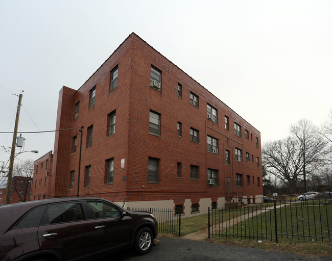 140 Kenilworth Ave NE in Washington, DC - Building Photo - Building Photo