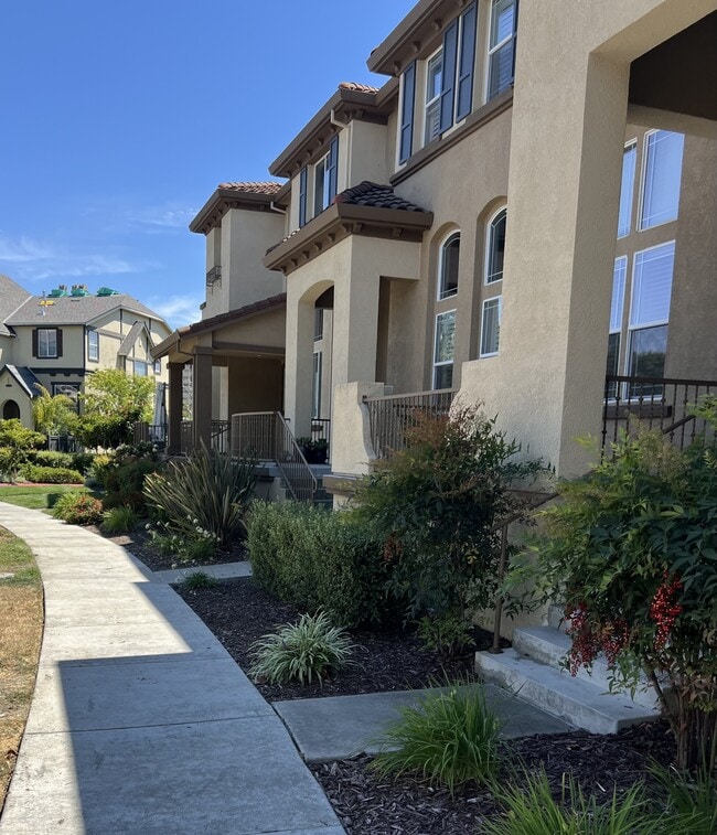property at 2712 Ashwell Ln