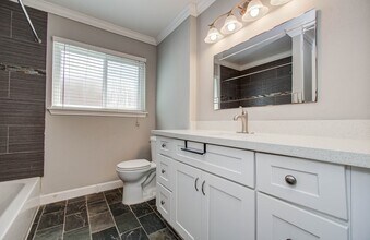 11403 Braewick Dr in Houston, TX - Building Photo - Building Photo