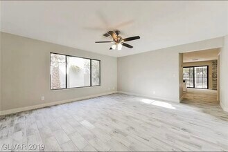 10029 Coral Sands Dr in Las Vegas, NV - Building Photo - Building Photo